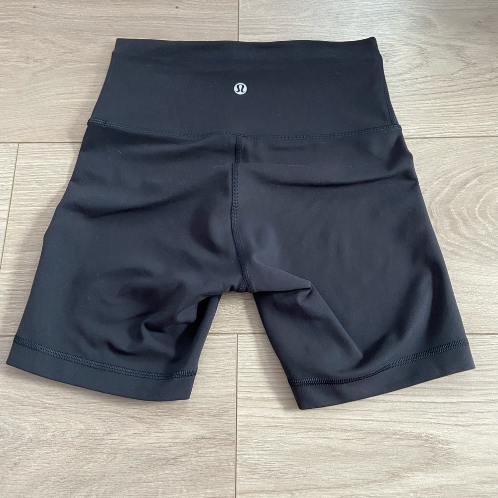 lululemon High Rise Short 6”
